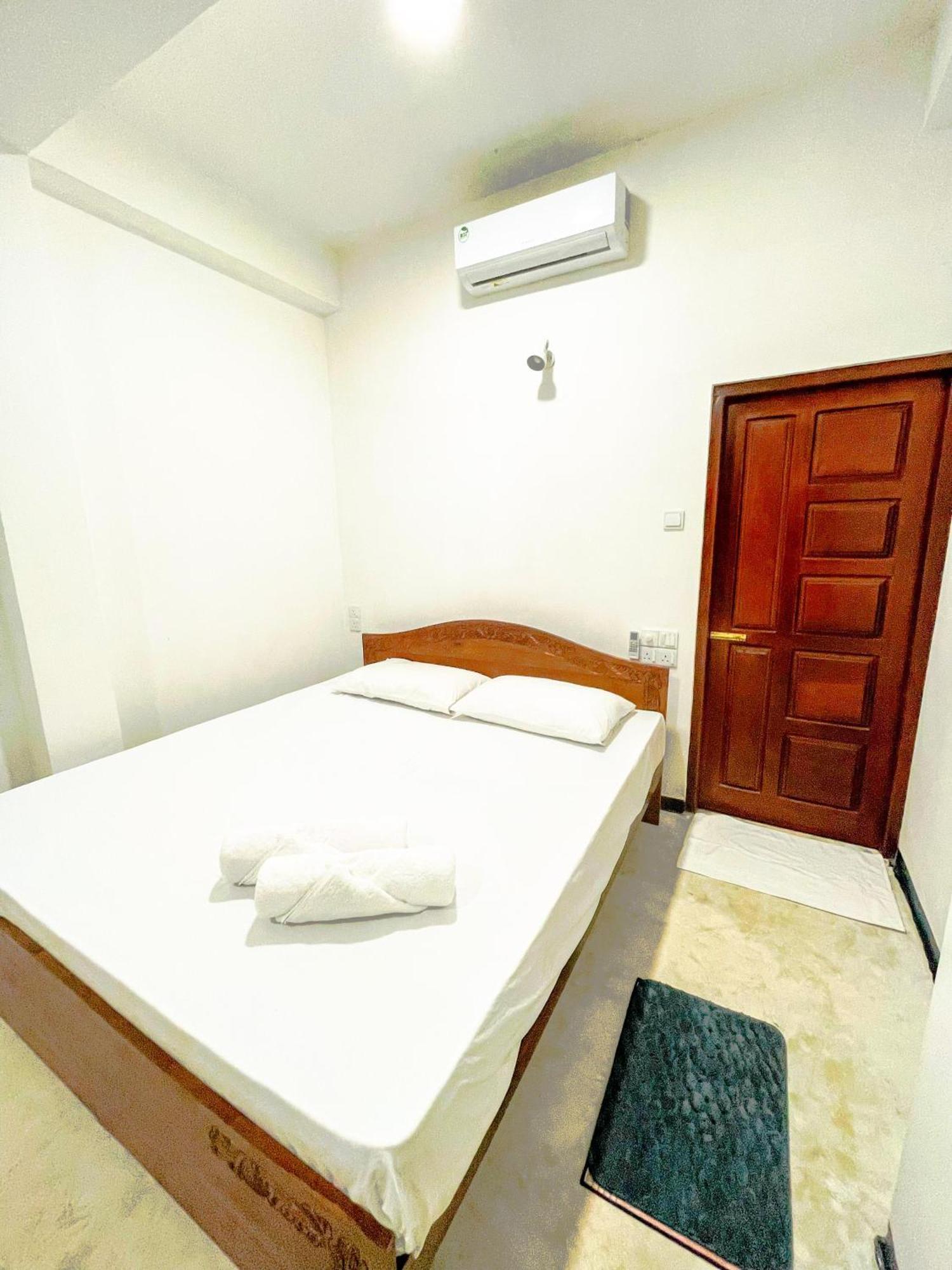 La Fiesta Bed & Breakfast Weligama Room photo